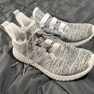 Mens Adidas size 9.5 shoes used